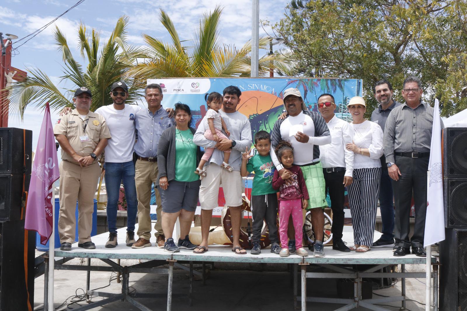 $!Premian a los ganadores del Torneo de Pesca Familiar, en Teacapán