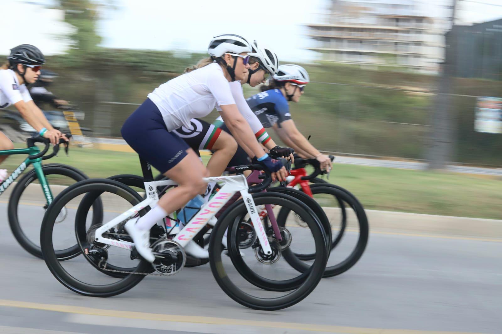 $!Pedalistas mazatlecos se adueñan de Copa Ciclotour