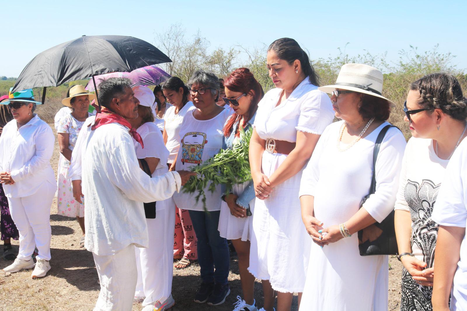 $!Piden paz para el mundo en ceremonia del equinoccio de primavera en Escuinapa