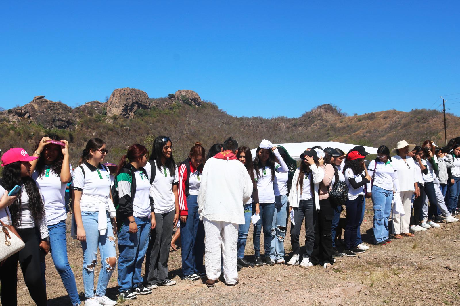 $!Piden paz para el mundo en ceremonia del equinoccio de primavera en Escuinapa