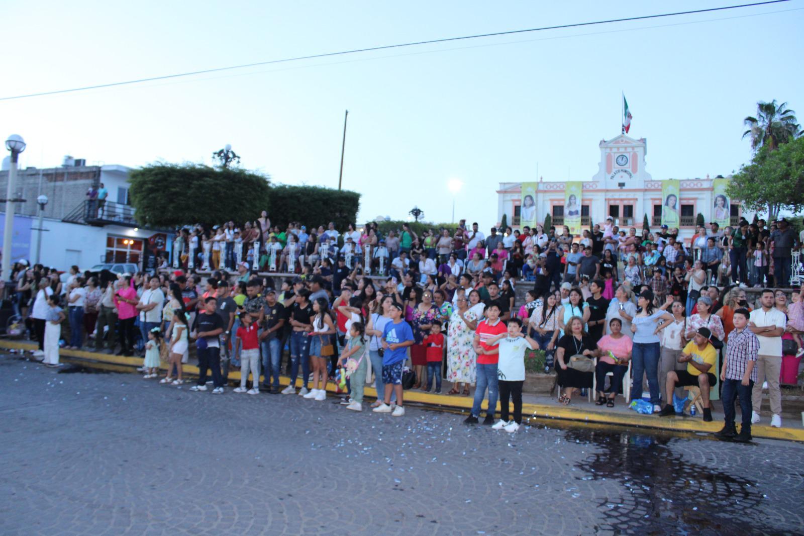 $!Se llenan de fiesta las calles de Rosario con el desfile de la Primavera