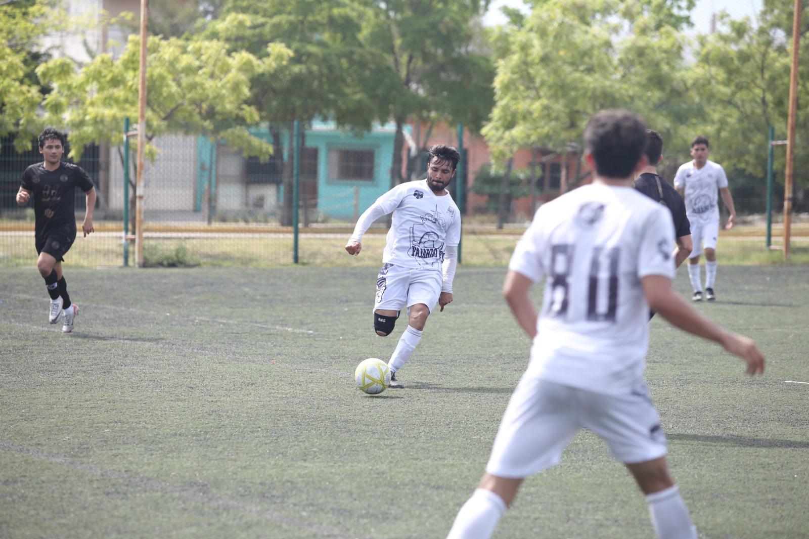 $!Familia Fajardo cumple con el trámite y está en semifinales de la Primera Fuerza