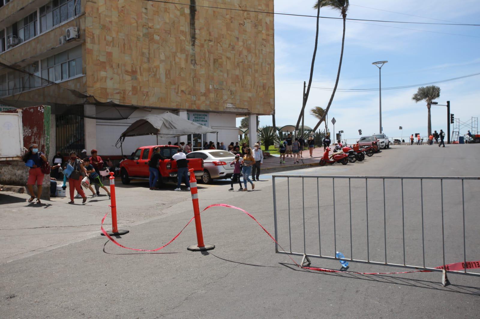 $!Ya está el caos vial por cierre del malecón, ¡sáquele la vuelta!