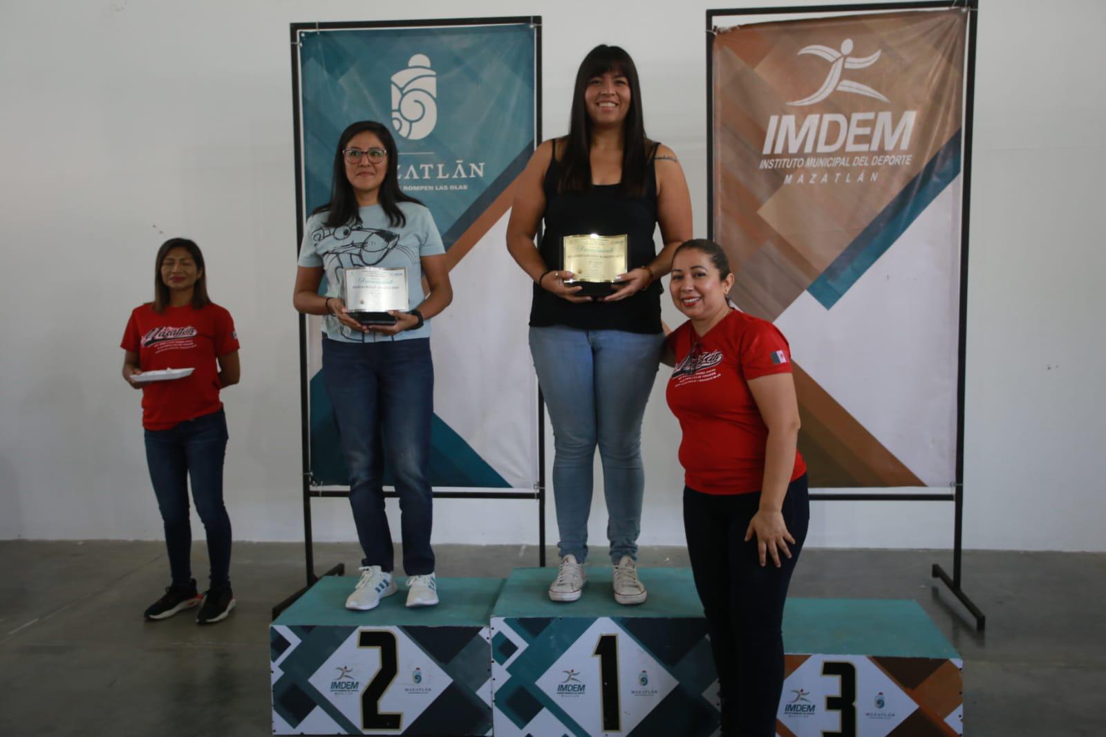 $!Comité de Natación premia a lo mejor de este 2022