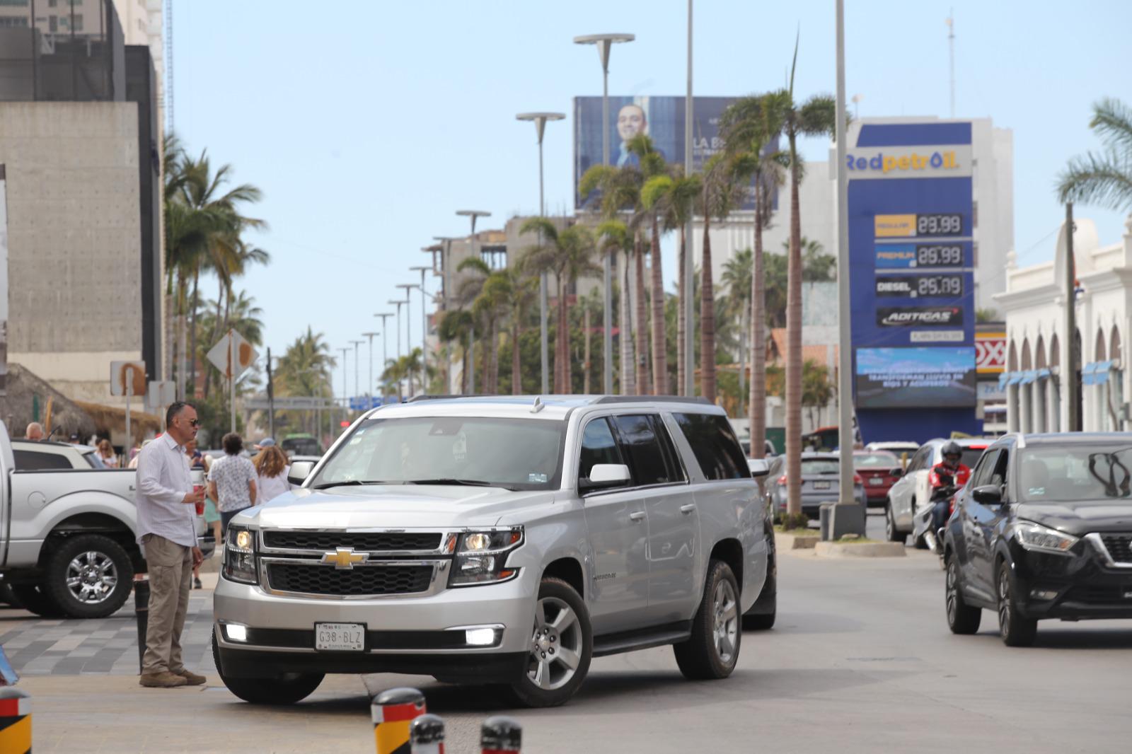 $!AMLO ya está en Mazatlán; viene a observar el eclipse total de sol