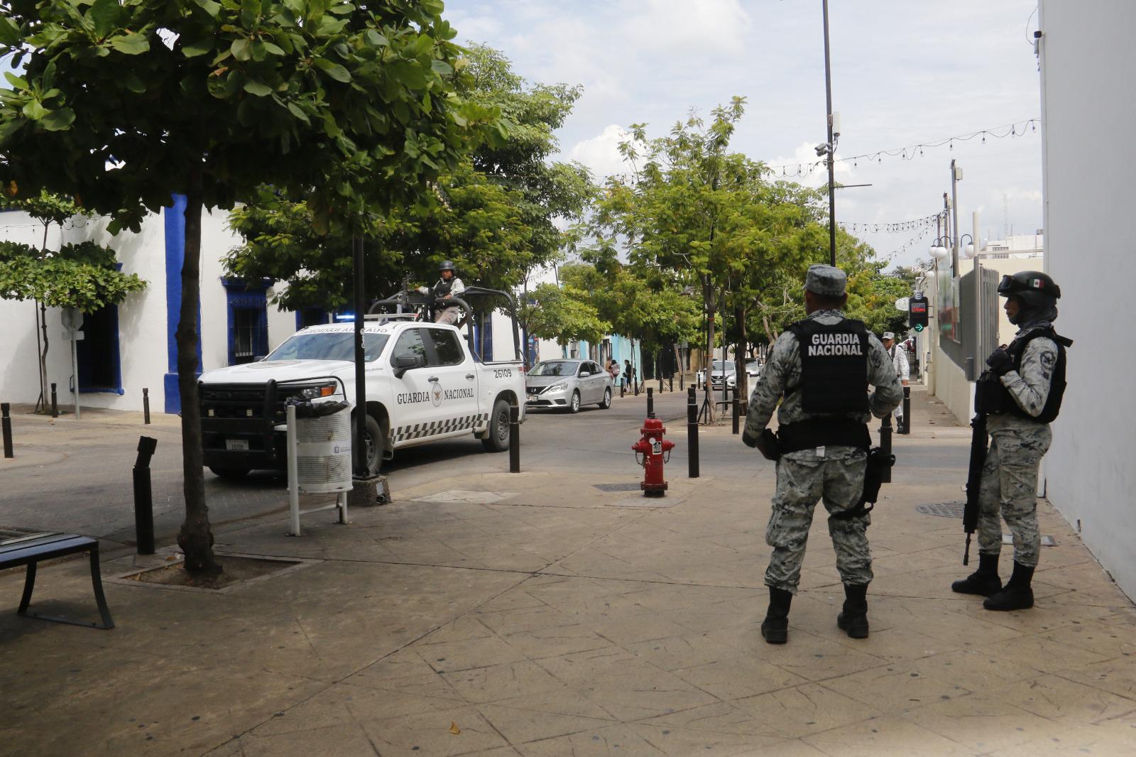 $!Patrulla y vigila la Guardia Nacional en zona Centro y escuelas en Culiacán