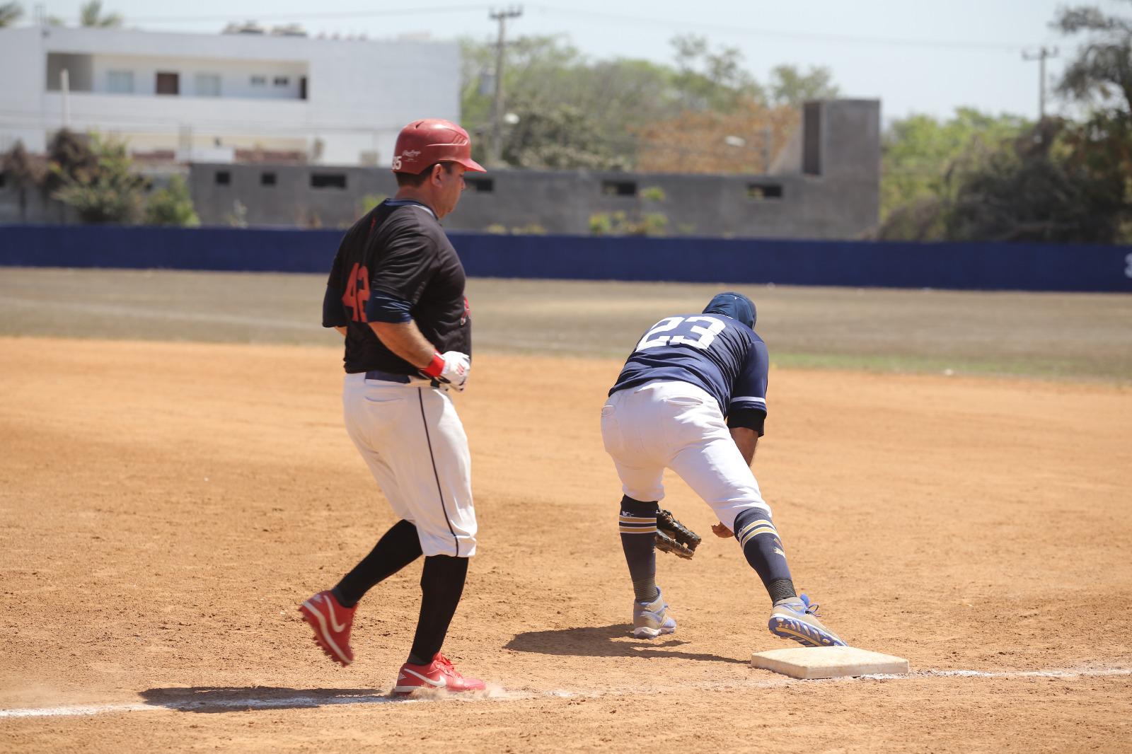 $!Sellan su pase a semifinales de Liga Burócrata