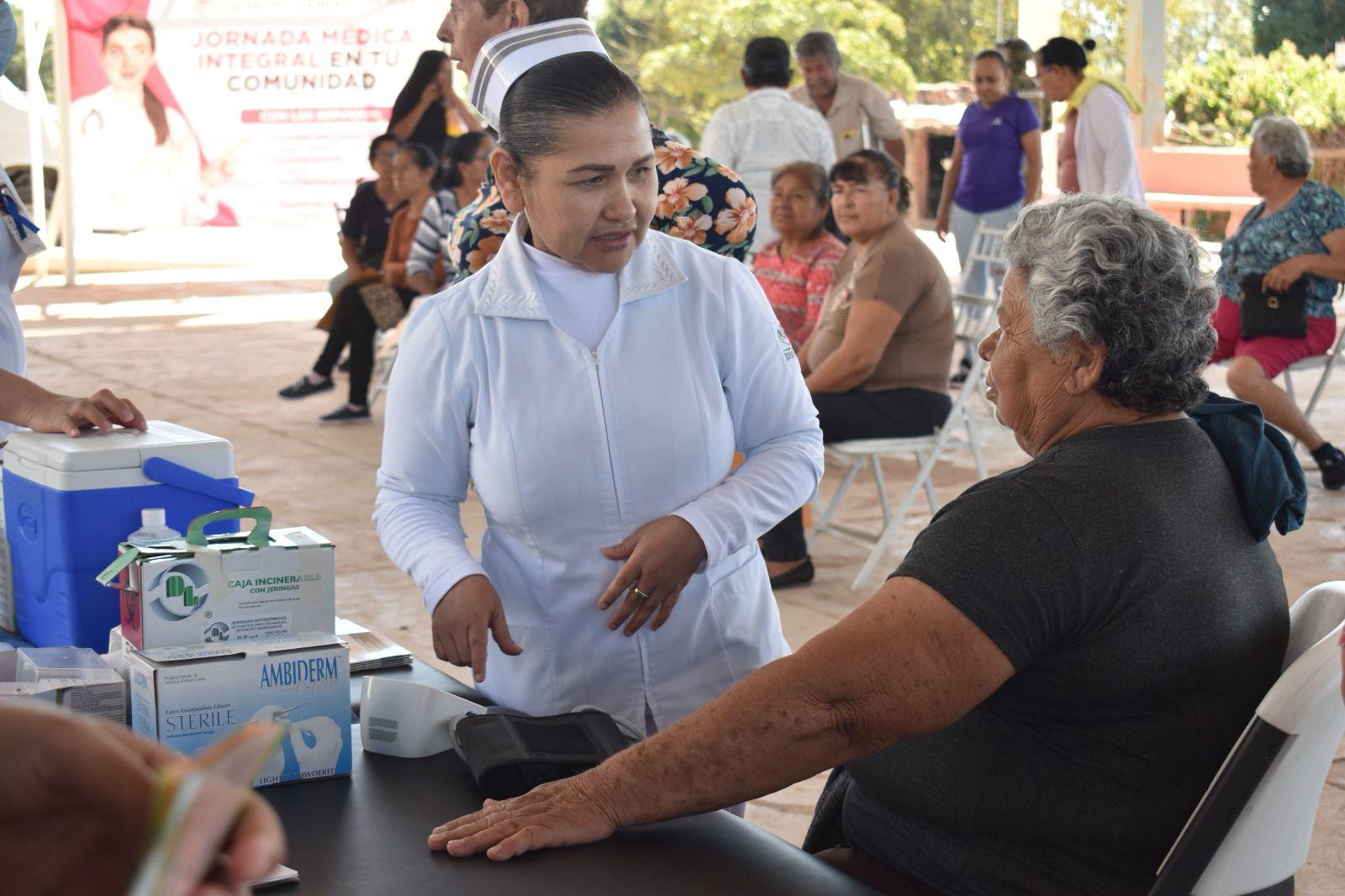 $!Llegan servicios de salud gratuitos a la comunidad de El Roble, Elota