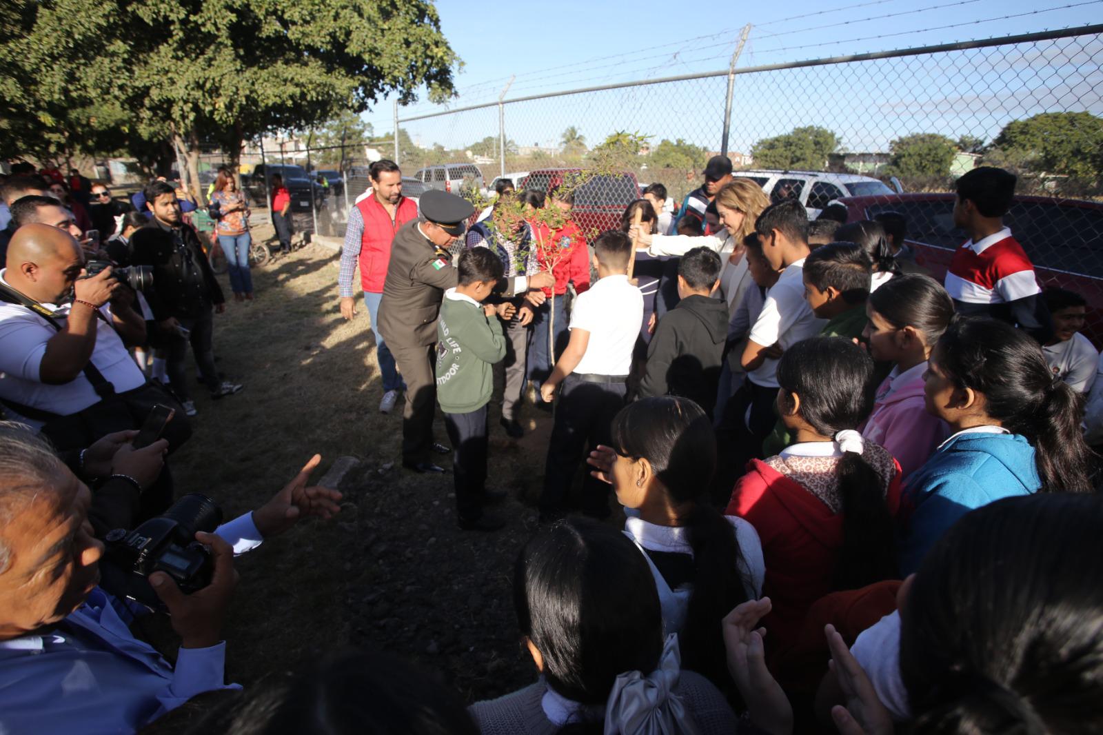 $!Celebran en Secundaria de Villa Unión el primer Lunes Cívico de 2024