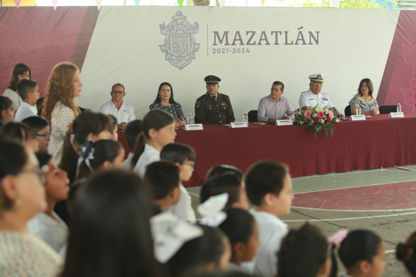 $!En primaria Antonio Rosales de Mazatlán, piden al Gobierno rescatar recinto histórico