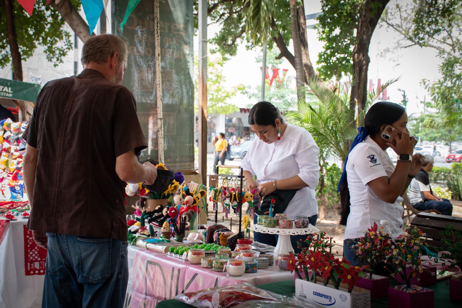 $!Inauguran segunda edición de Expo Tejiendo Sueños en Culiacán