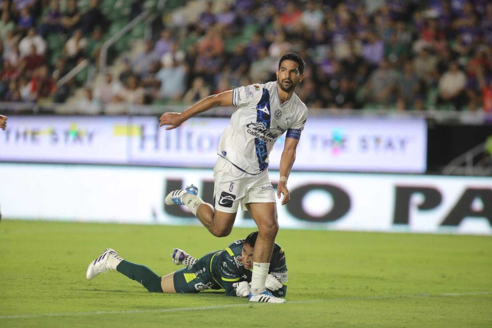 $!Mazatlán FC desaprovecha ventaja numérica y empata ante Puebla