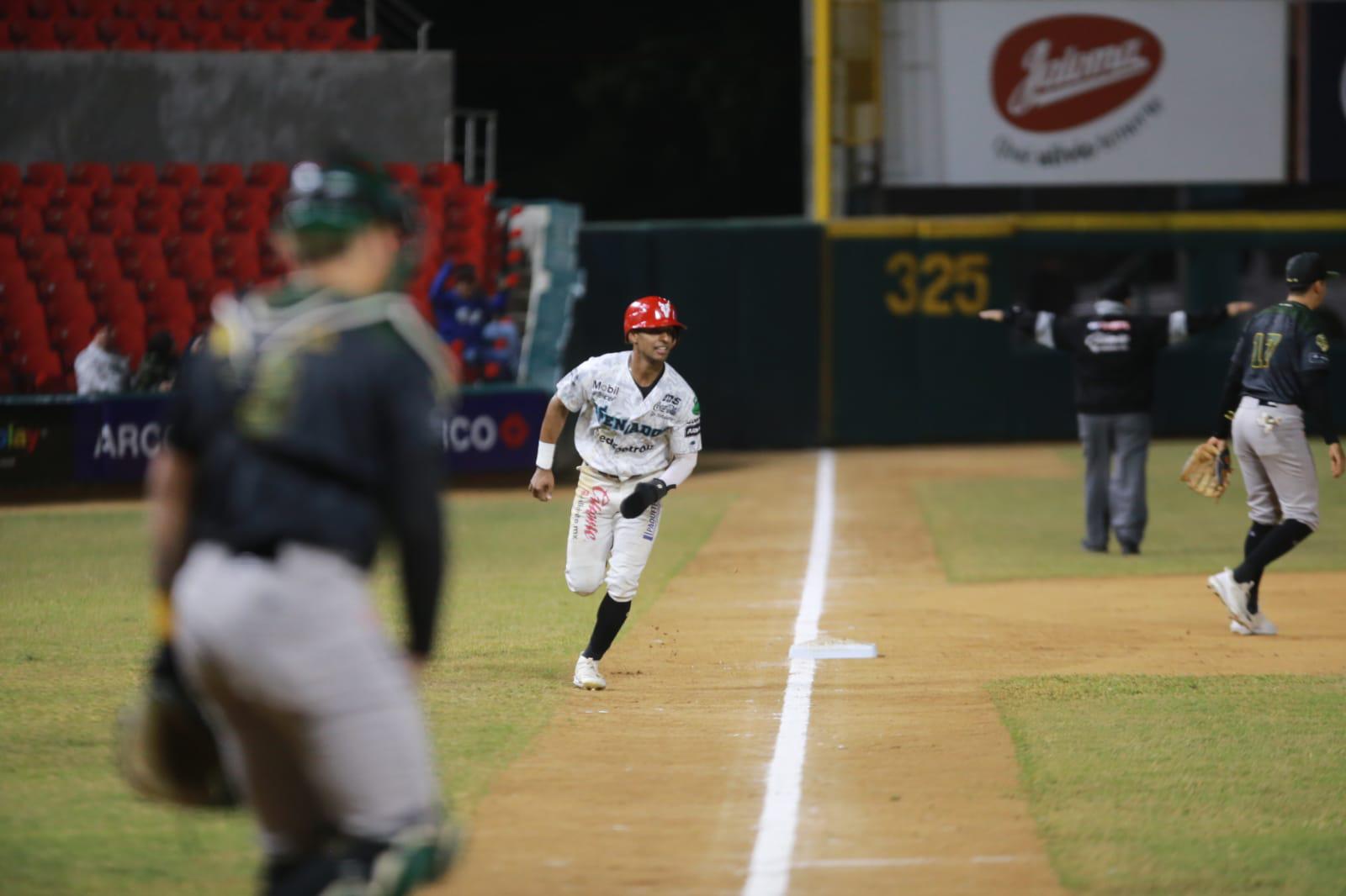 $!Luce Téllez en el montículo y lleva a ganar serie a Venados