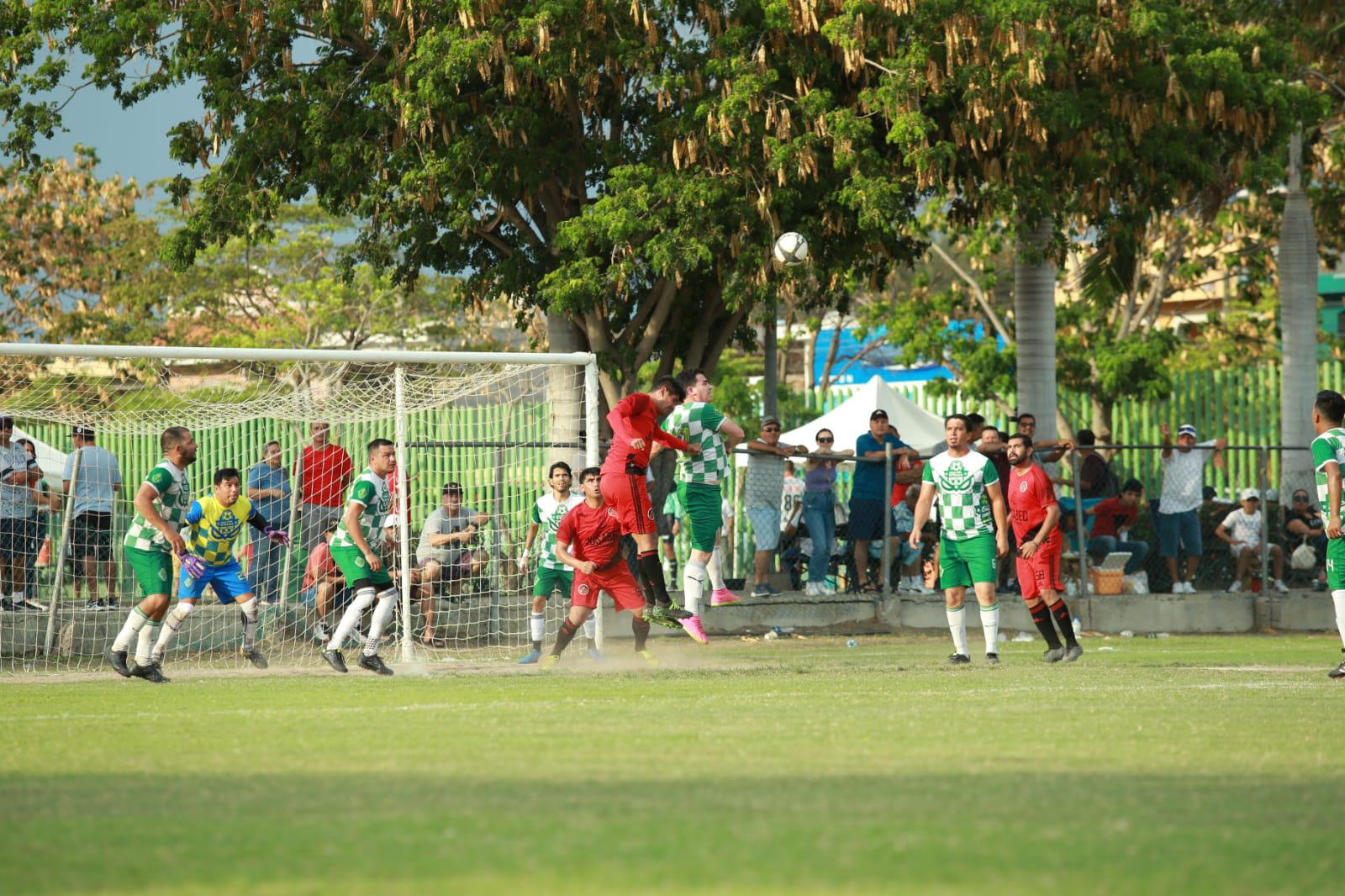 $!Regresan galenos a la acción este fin de semana en futbol Intermédicos