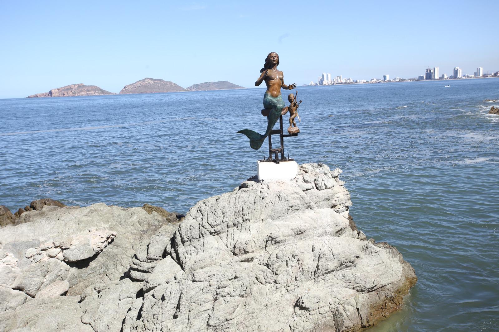 $!Mutilan al cupido de la escultura La Diosa de los Mares, en la Sánchez Taboada