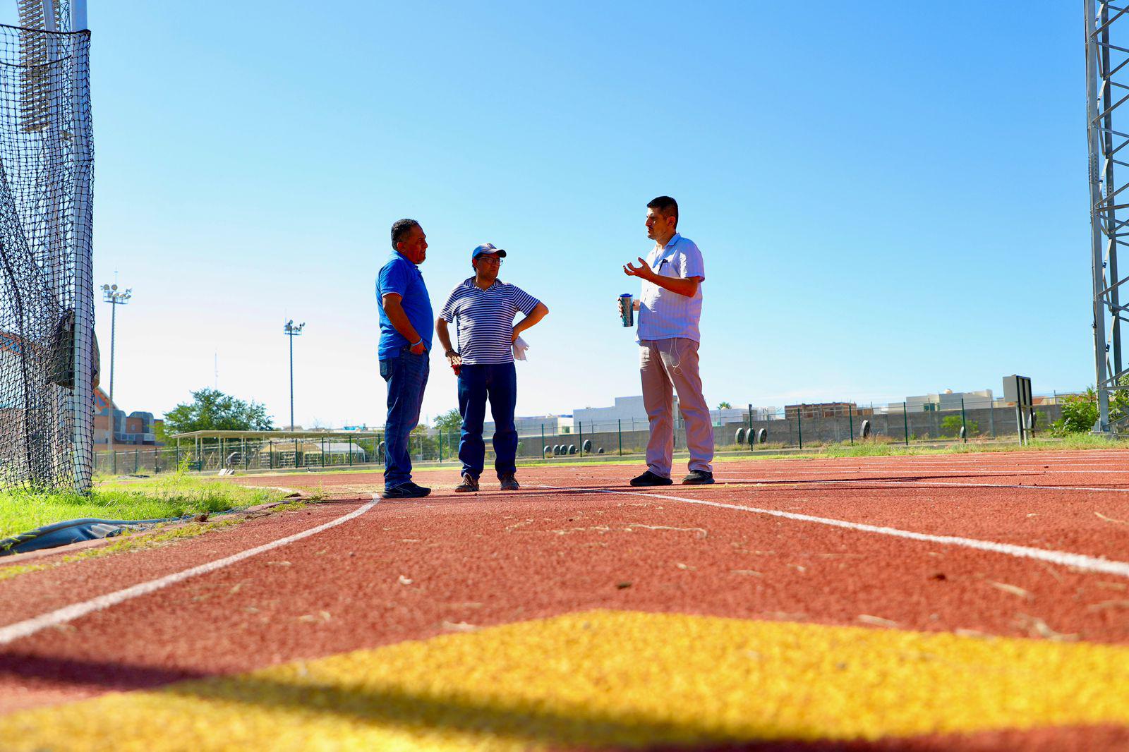 $!Inician trabajos de rehabilitación de pista de atletismo del CAR