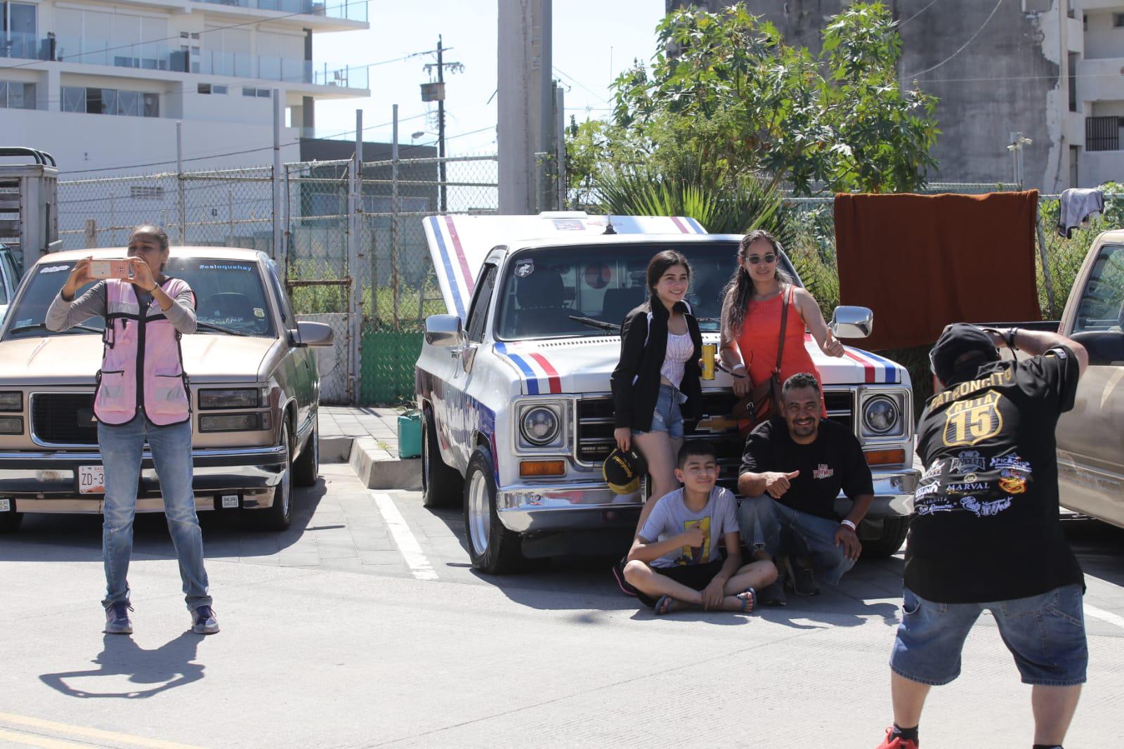 $!Decenas de camionetas y autos se exhiben en la Ruta 15 Fest, en Mazatlán