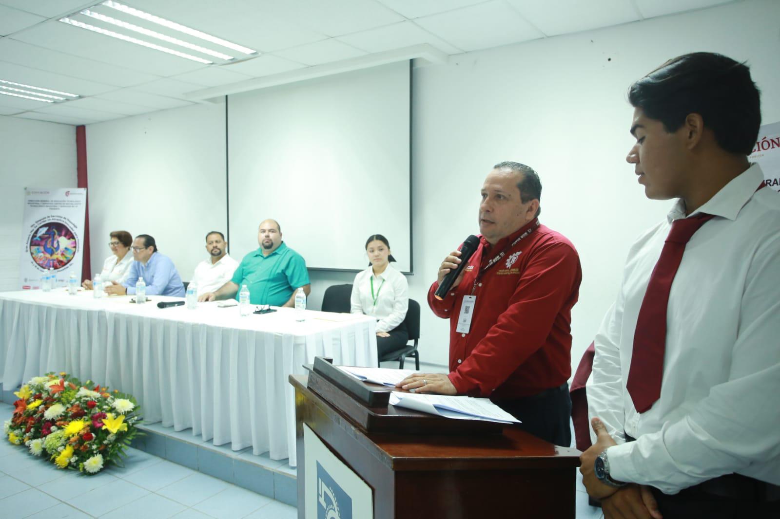 $!Exponen ante alumnos del CBTIS 51 el Gran Acuario Mar de Cortés