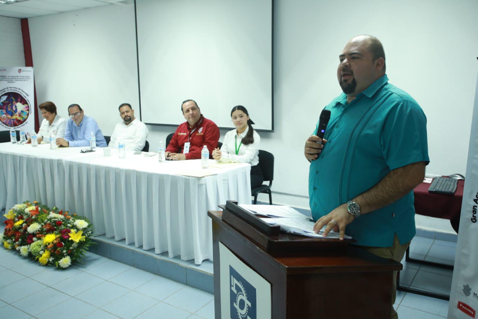 $!Exponen ante alumnos del CBTIS 51 el Gran Acuario Mar de Cortés