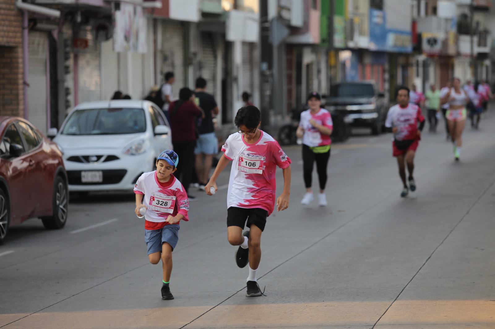 $!Rendón y Llorente dominan carrera Lazos por la Vida