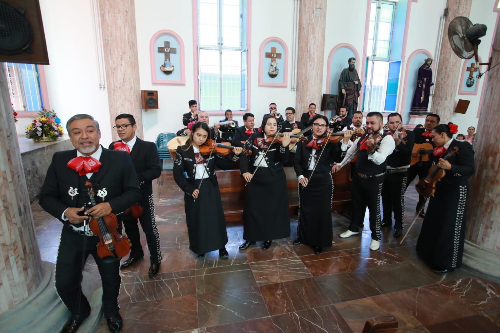 $!Celebran músicos de Mazatlán a Santa Cecilia; le piden salud y trabajo