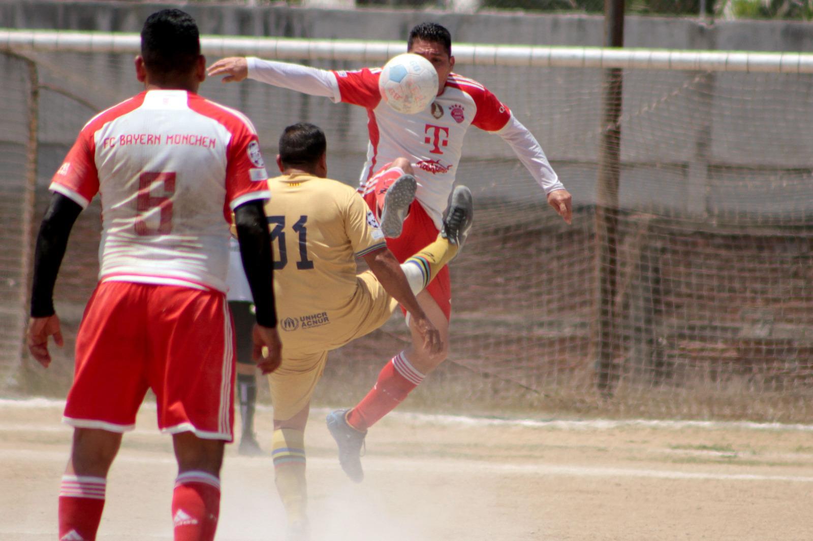 $!López Mateos toma ventaja en semifinales de Liga Veteranos Diamante