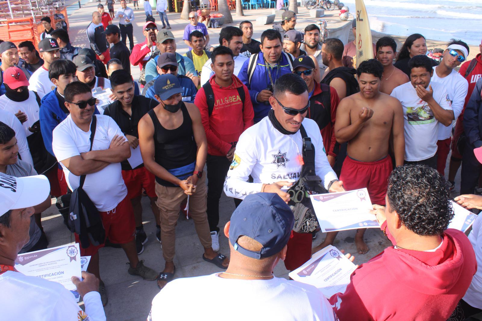 $!Salvavidas de Mazatlán, listos para la Semana Santa