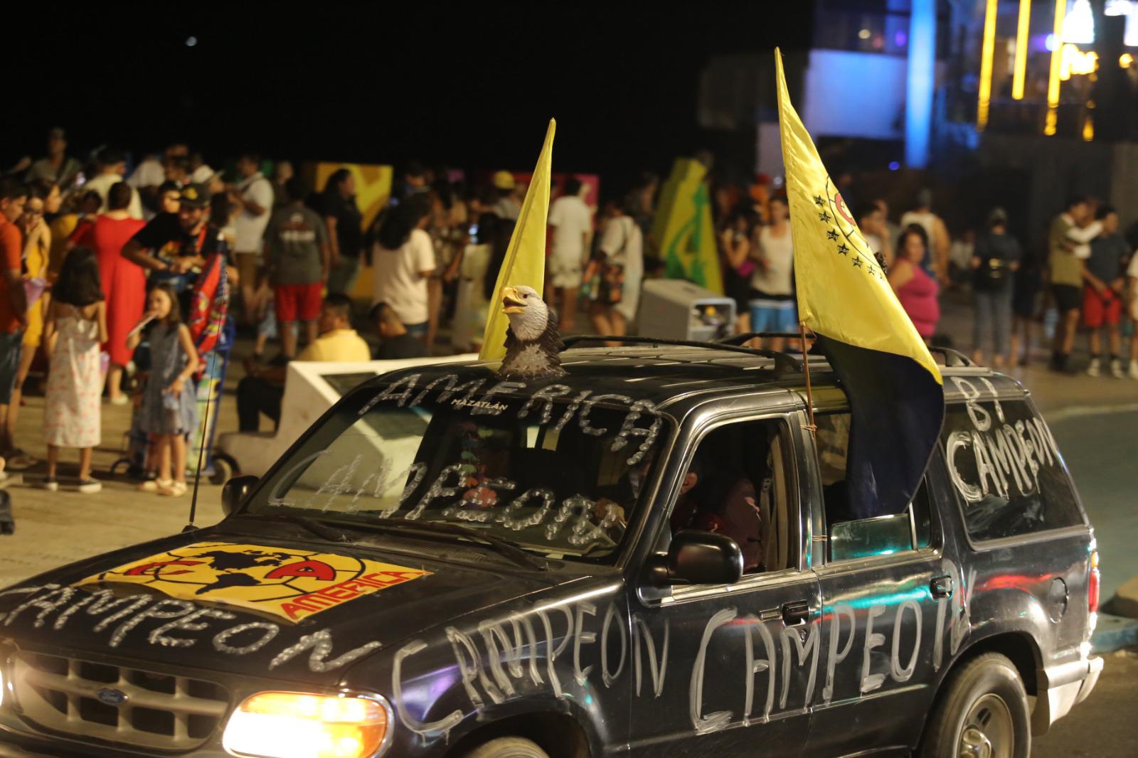 $!FOTOS | Afición del América toma el Malecón de Mazatlán para celebrar el bicampeonato