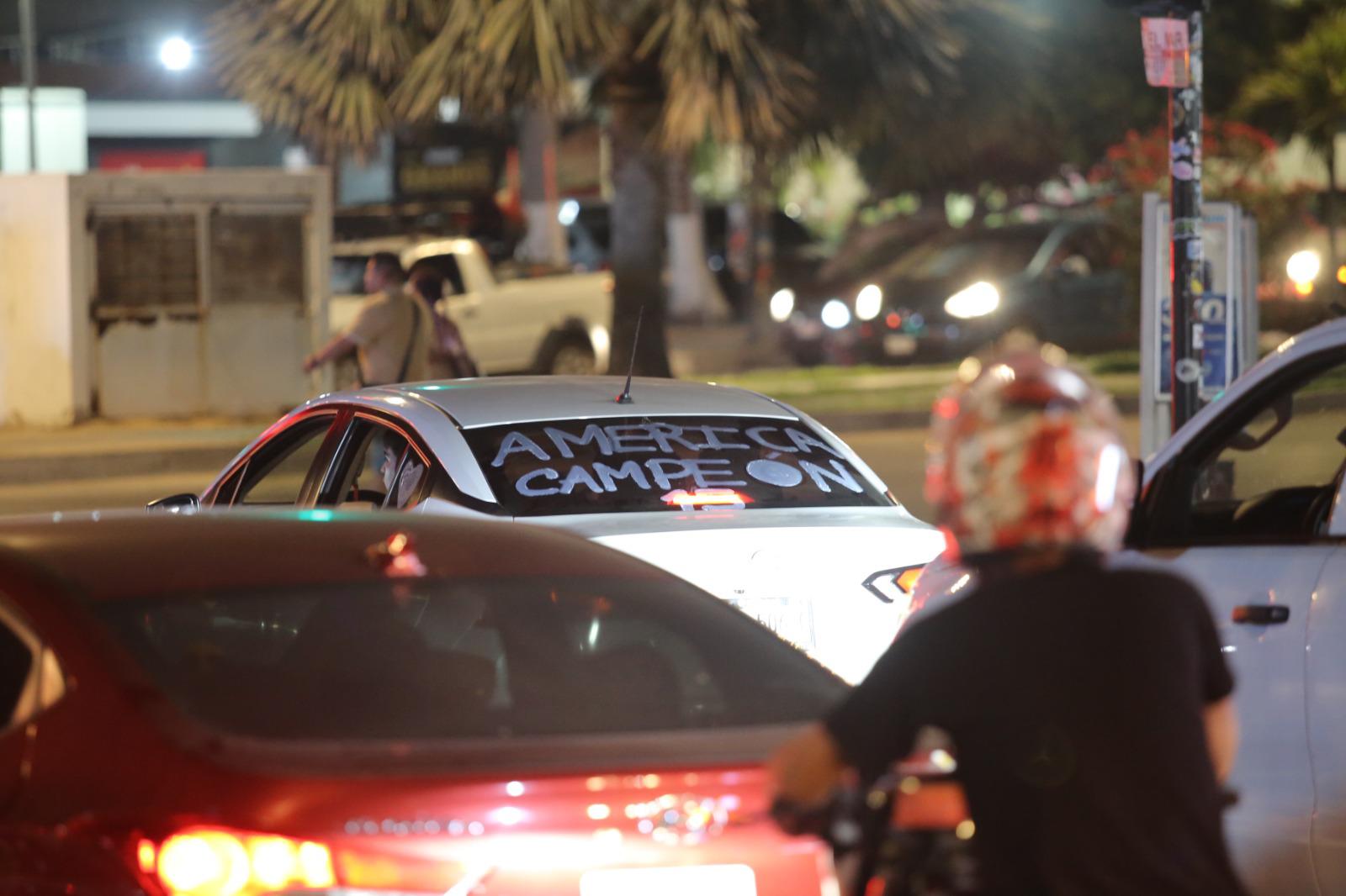 $!FOTOS | Afición del América toma el Malecón de Mazatlán para celebrar el bicampeonato