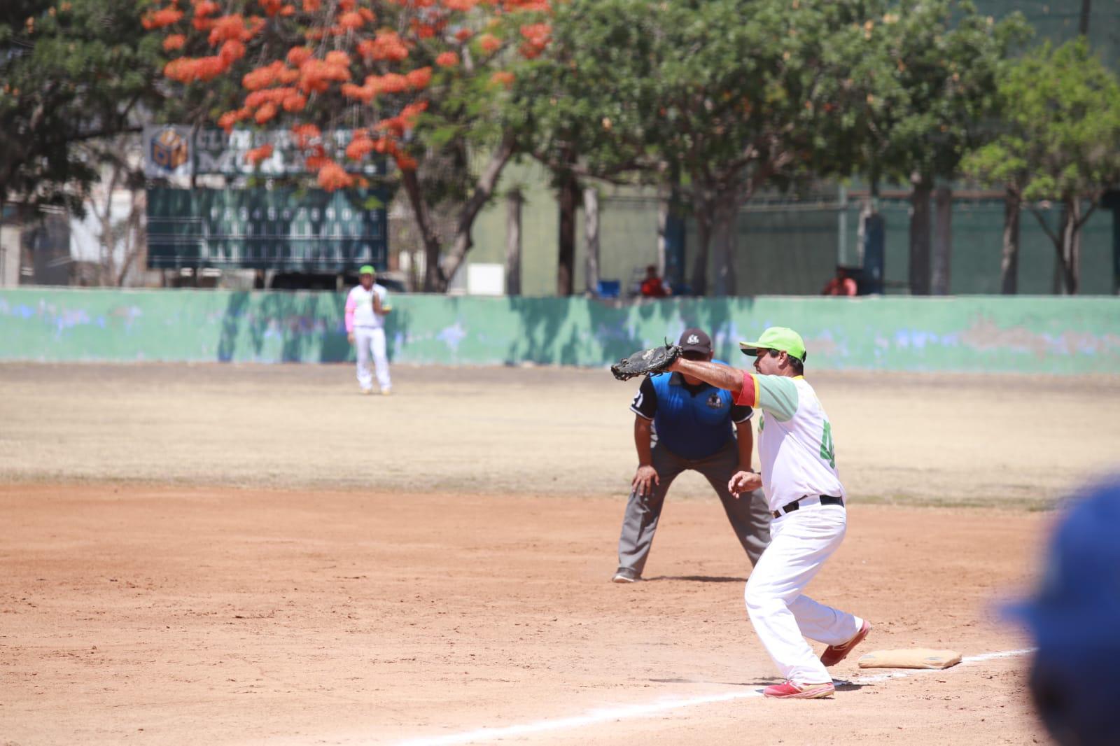 $!Covec se perfila al título de la Liga de Beisbol 40 años