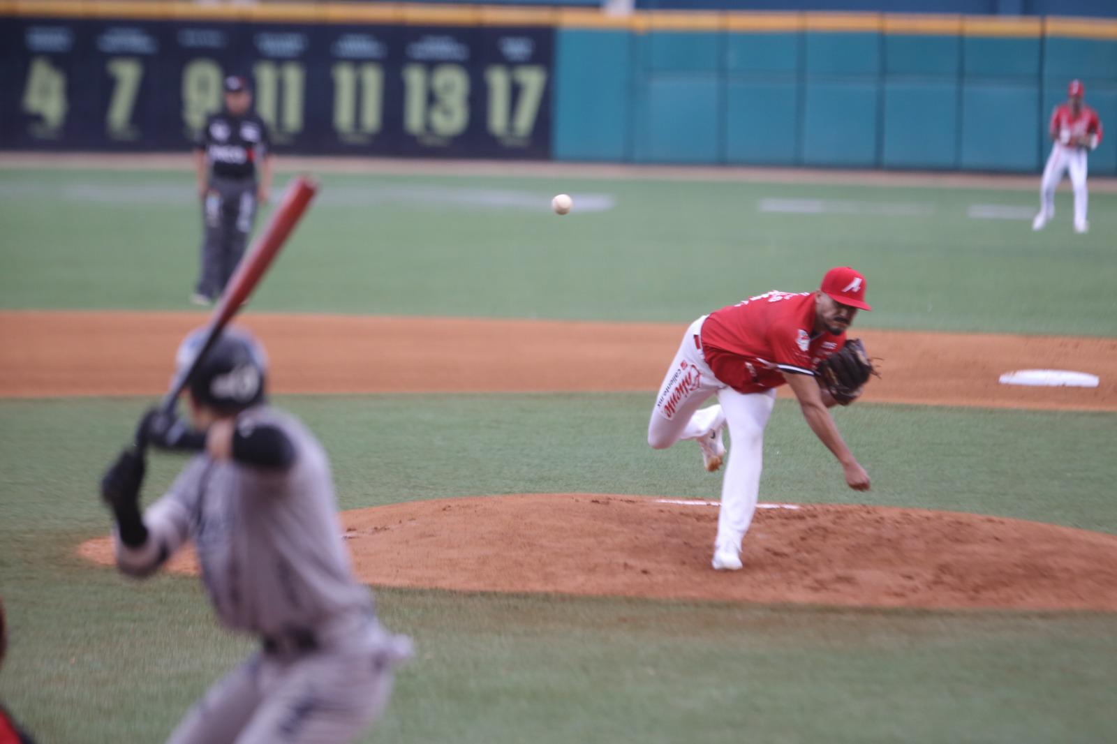 $!Sultanes evita barrida en el puerto ante Venados