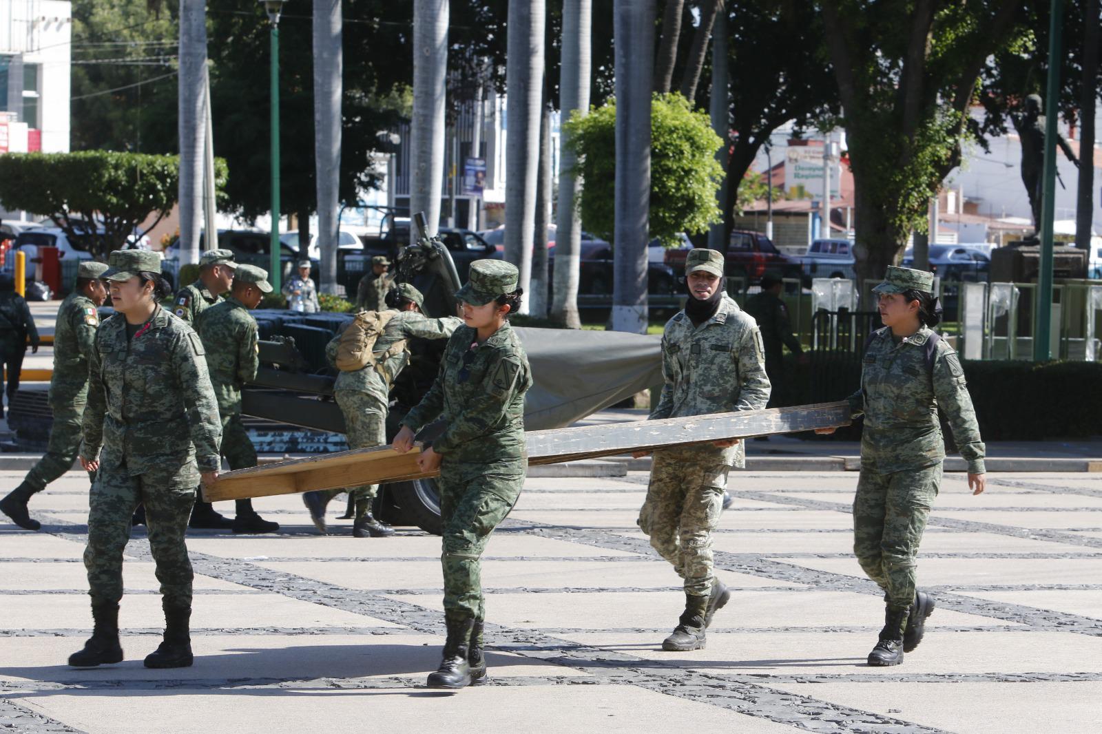 $!El 1 de noviembre inauguran la exposición militar en Palacio de Gobierno, en Culiacán