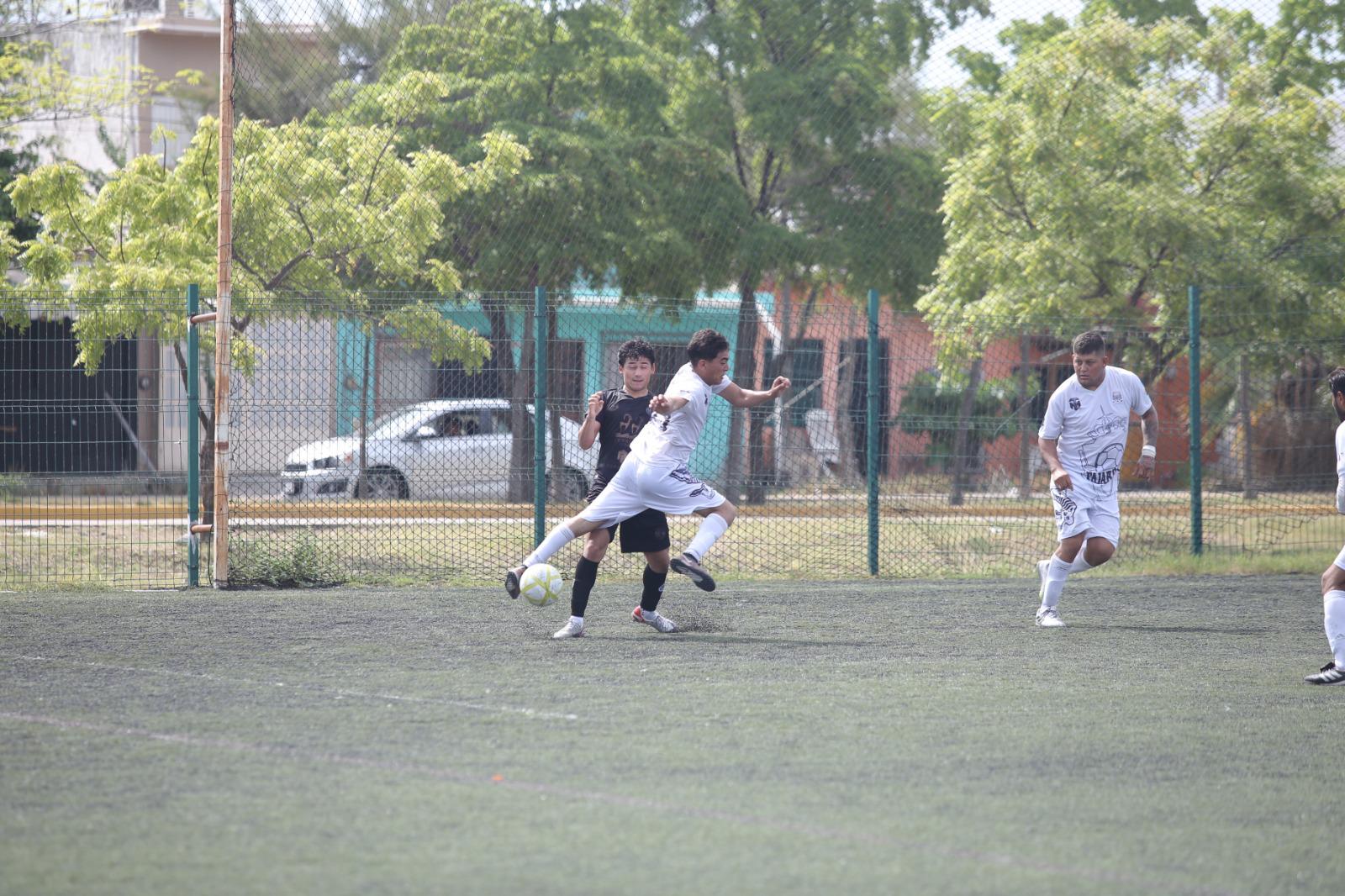 $!Familia Fajardo cumple con el trámite y está en semifinales de la Primera Fuerza