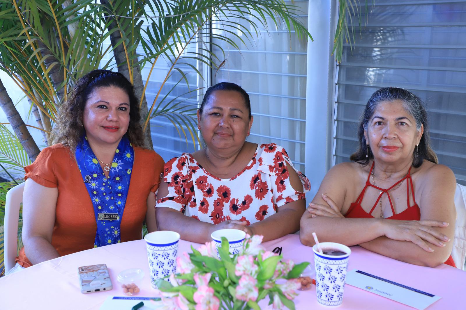 $!Lucero Lara, María del Lourdes Reyes y Martha Barrón.