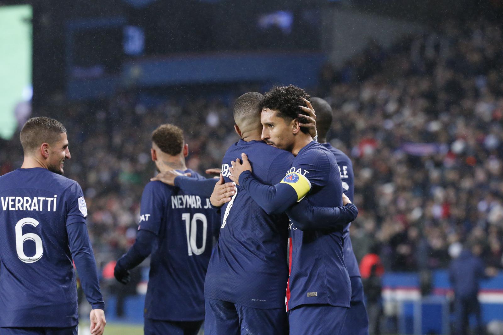 $!Mbappé sobre la hora da el triunfo al París Saint-Germain