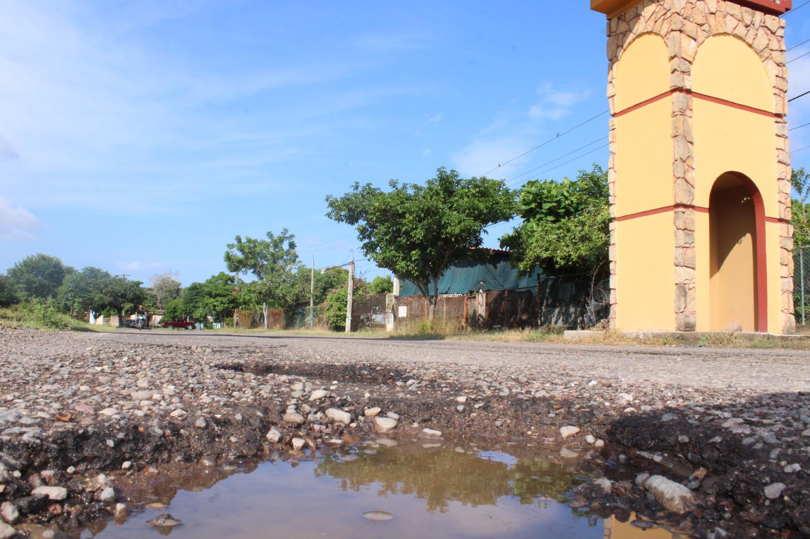 $!Carreteras estatales en Rosario están llenas de baches