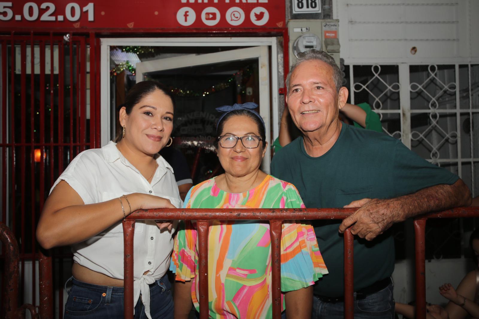 $!Ariana Meza, Silvia Meza y Jesús Pérez.