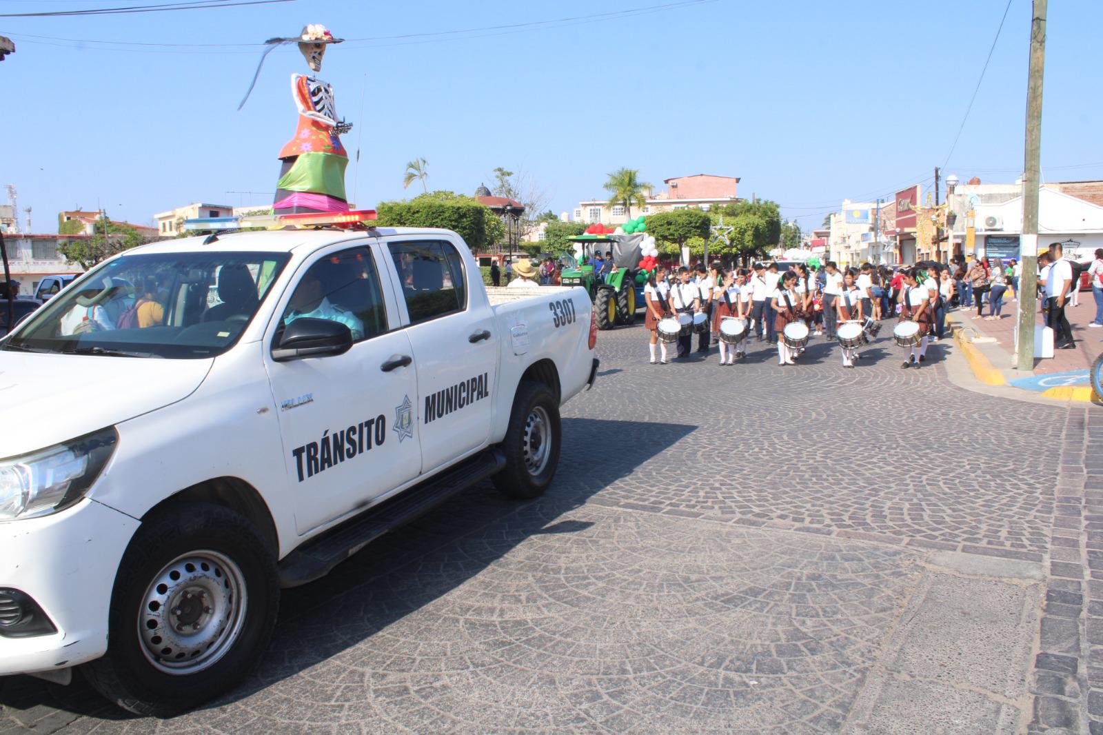 $!Niños de Preescolar de Rosario adelantan festejo revolucionario con desfile y kermés