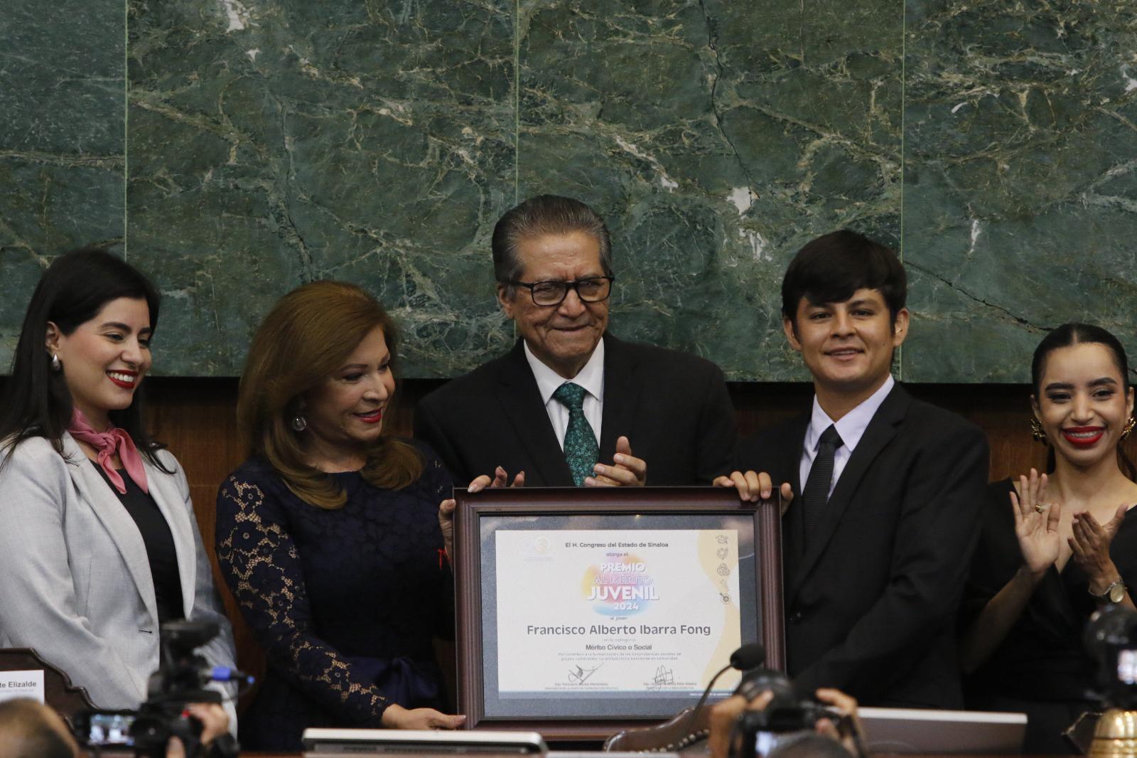 $!Francisco Alberto Ibarra Fong, reconocido en la categoría cívico social.