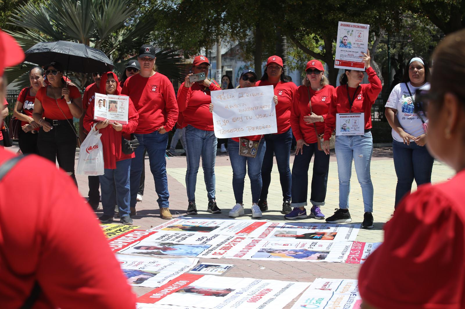 $!Realizan rastreadoras marcha este Día de las Madres, en Mazatlán