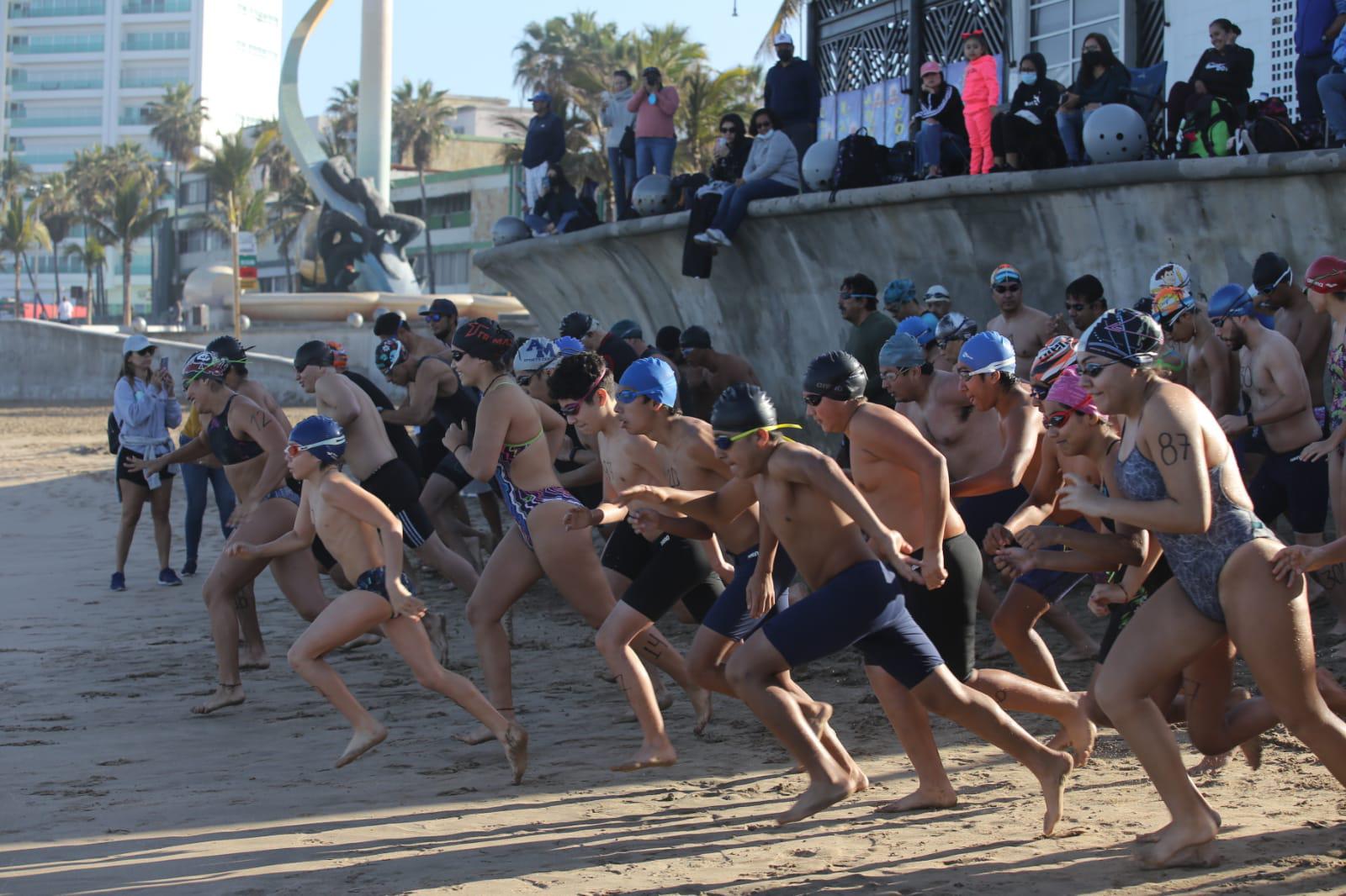 $!¡Prepárense escualos!, anuncian Copa Semana Santa de Natación en Mazatlán