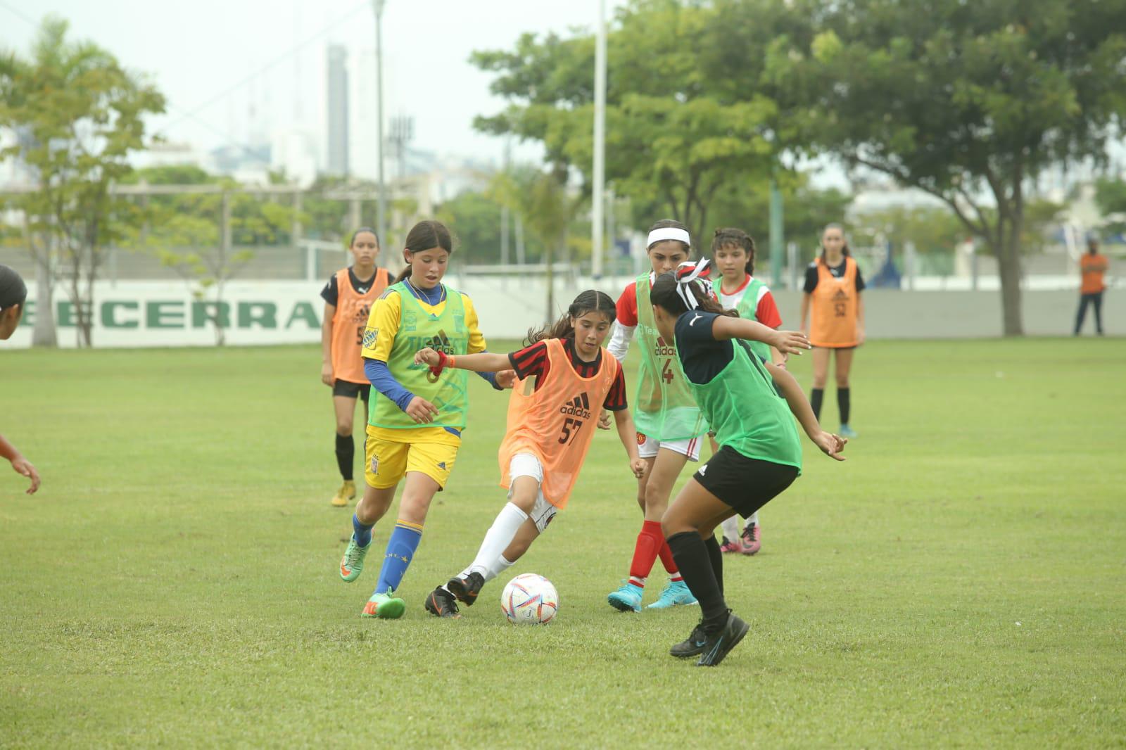 $!Seleccionan a 25 futbolistas en visorías de Federación Mexicana en Mazatlán