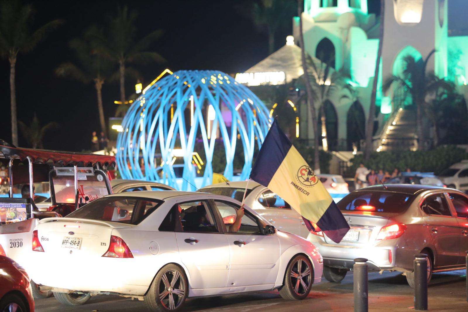 $!FOTOS | Afición del América toma el Malecón de Mazatlán para celebrar el bicampeonato