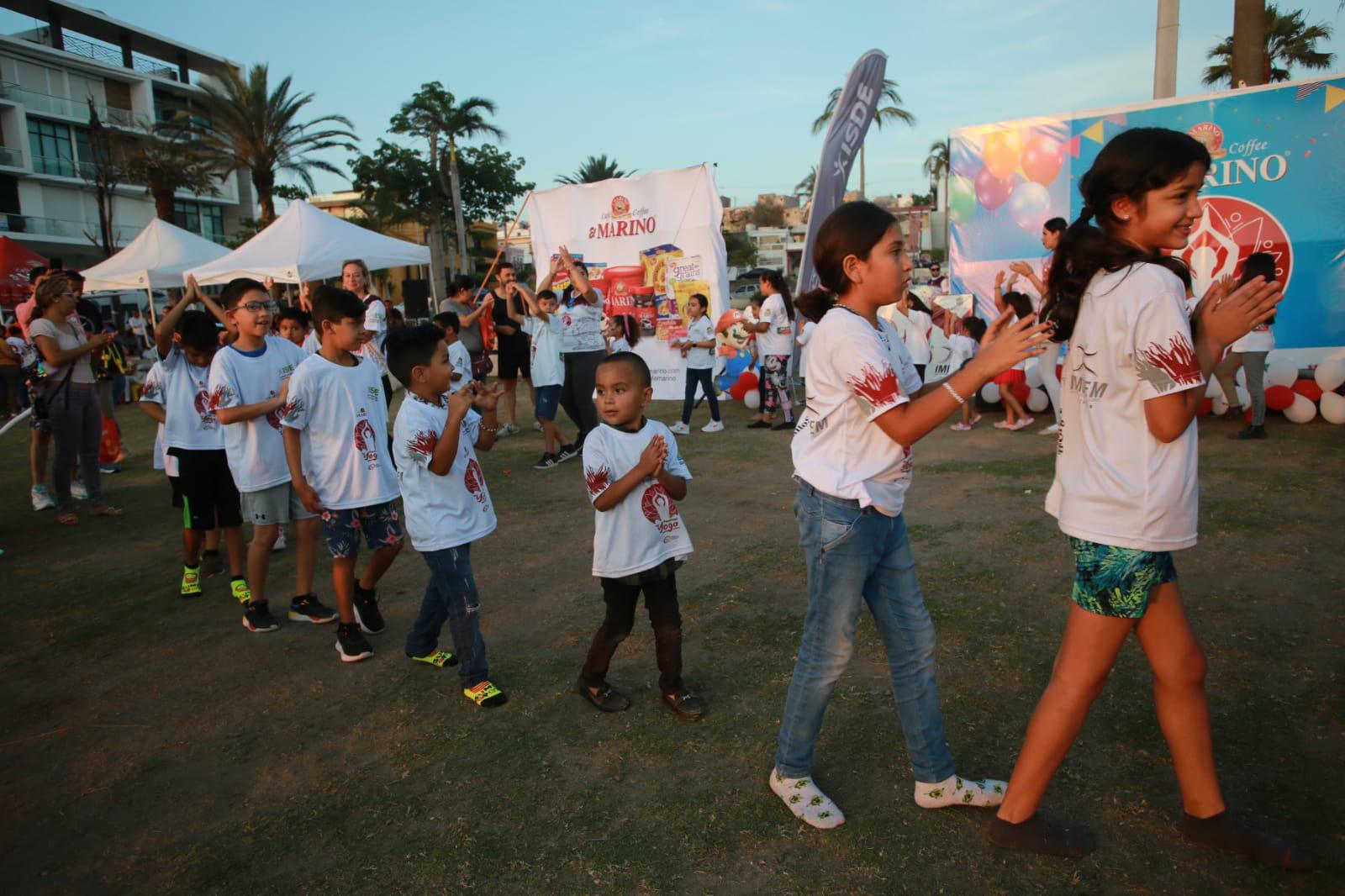 $!Festejan a niños en Festival de Yoga, en Ciudades Hermanas