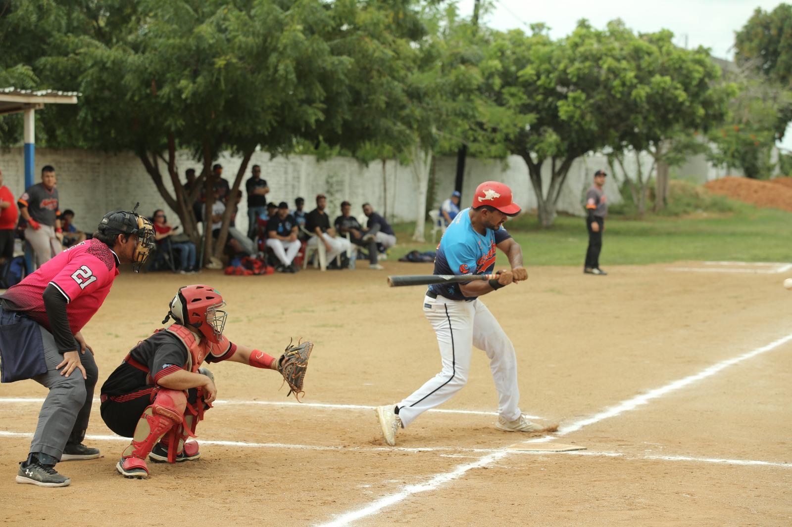 $!Alijadores de Chito Cano recaptura la corona de la Liga de Beisbol CB del Club Polluelos