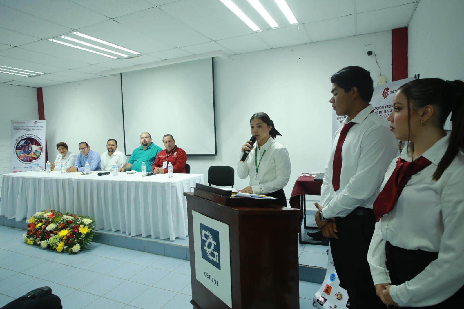 $!Exponen ante alumnos del CBTIS 51 el Gran Acuario Mar de Cortés