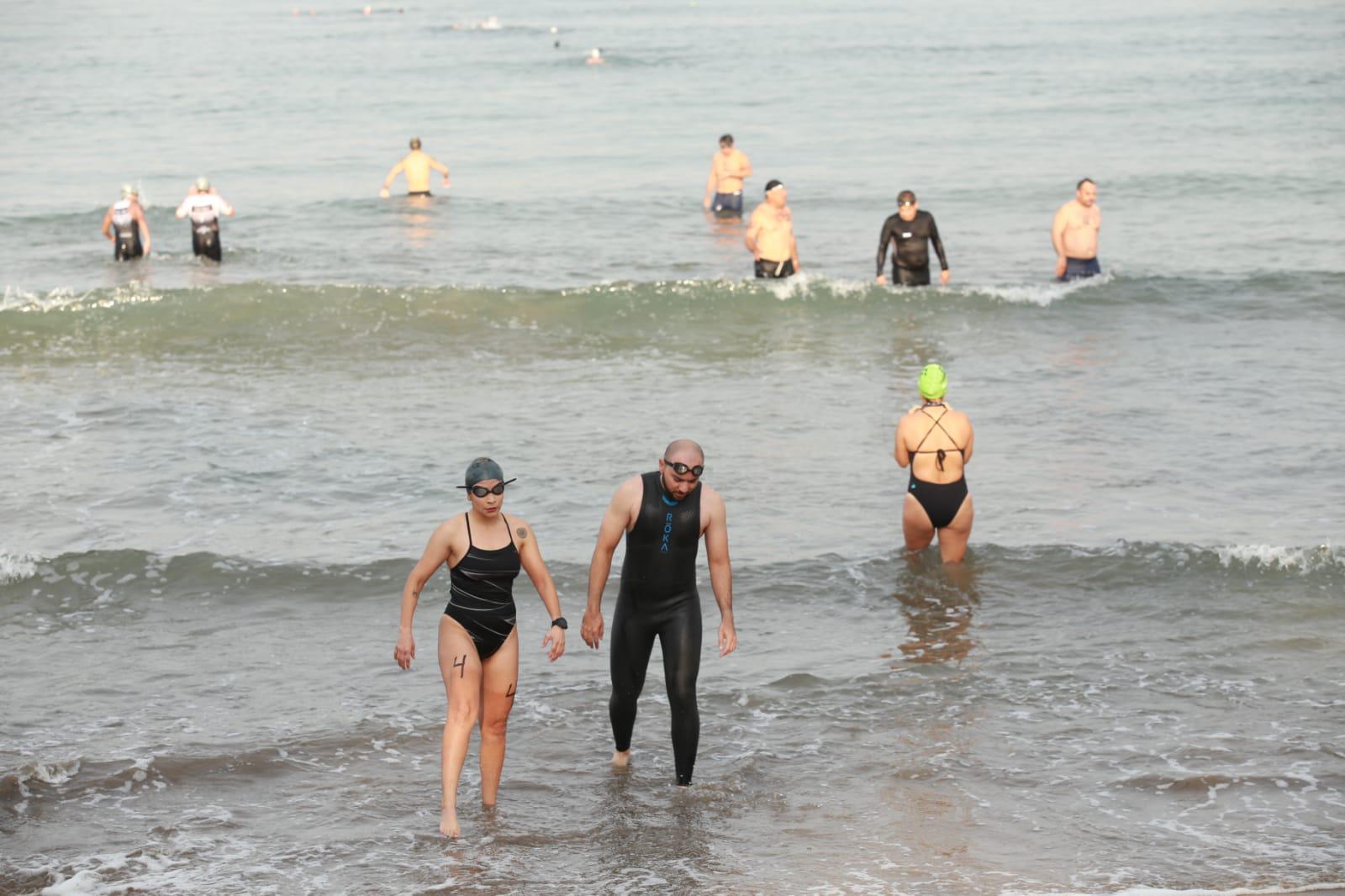 $!Dominan las olas Tirado y Cid, en Puntuable de Natación