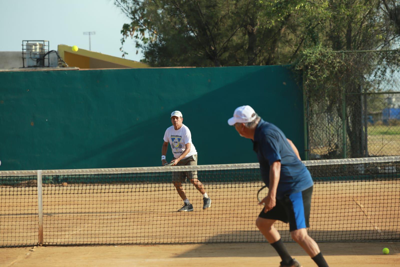 $!Inicia Torneo de Tenis Día del Padre en Club Muralla