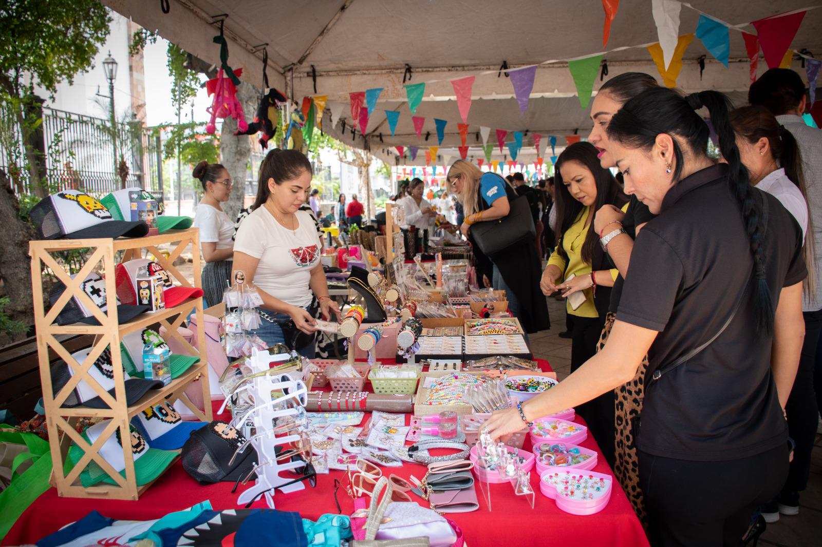 $!Inauguran segunda edición de Expo Tejiendo Sueños en Culiacán