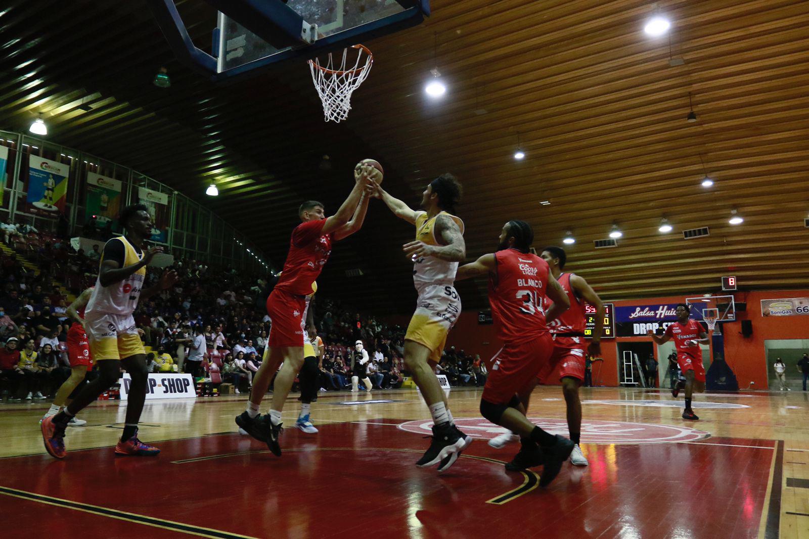 $!Caballeros de Culiacán pierde ante Venados Basketball en cerrado juego inaugural